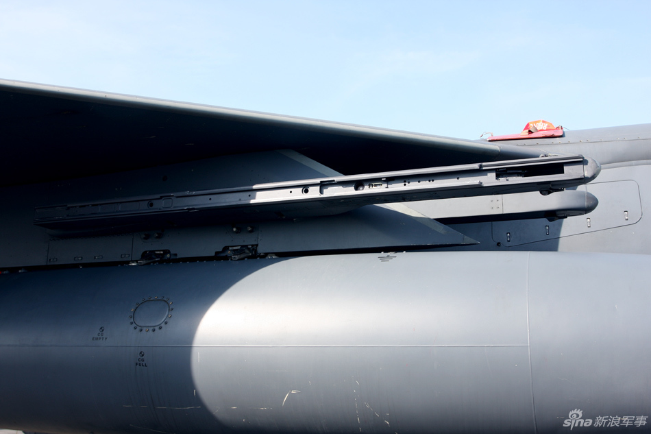 美國空軍展示兩架F－15E攻擊鷹戰(zhàn)斗轟炸機