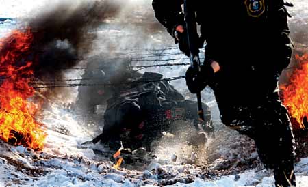 中國(guó)“雪豹突擊隊(duì)”魔鬼式訓(xùn)練挑戰(zhàn)極限(組圖)