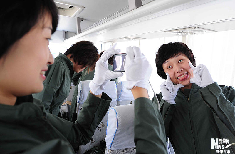 節日特輯：翱翔在藍天下的女殲擊機飛行員