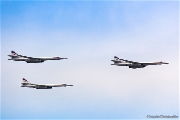 俄羅斯舉行空中閱兵預(yù)演 大批戰(zhàn)機(jī)飛過(guò)紅場(chǎng)上空(高清組圖)