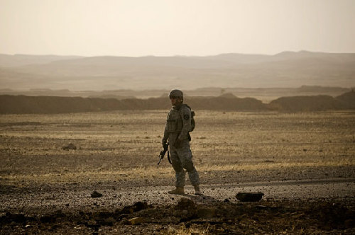 解放軍報(bào)：耐人尋味的駐伊美軍大撤退