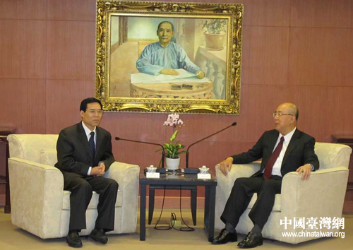 河北文化代表團在臺北拜會連戰(zhàn)、吳伯雄（組圖）