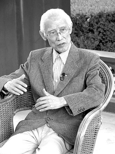 余光中：寫<鄉愁>用20分鐘 感情醞釀了20年(圖)