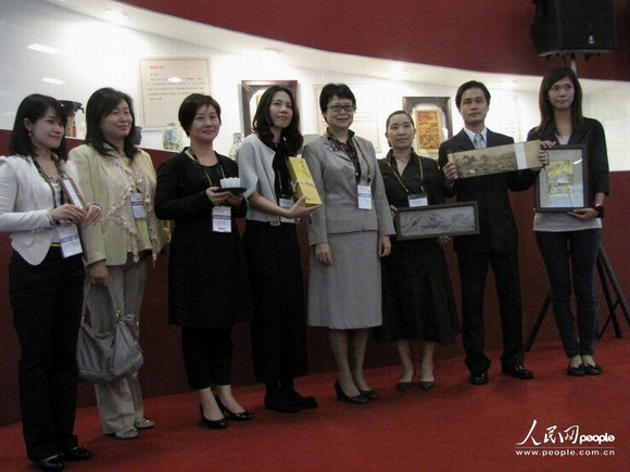 臺(tái)北故宮文創(chuàng)新品搶搭《富春山居圖》商機(jī)