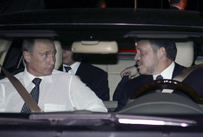 普京抵約旦受“空前”禮遇 國王親自為其開車