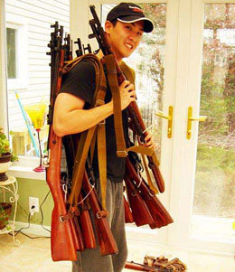 七旬教授堵槍眼 兩亞裔被冤枉 美槍擊案兇手父母受重壓