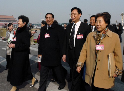 政協(xié)委員步入人民大會(huì)堂