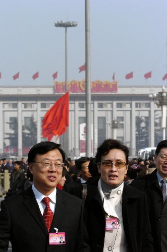 政協(xié)委員步入人民大會(huì)堂