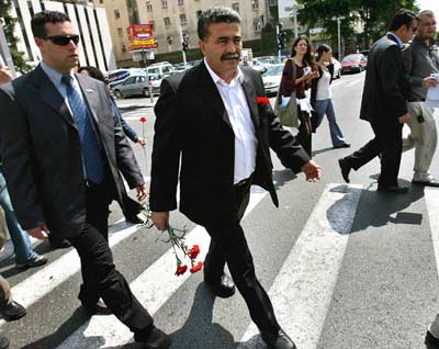 以三黨聯合組閣?