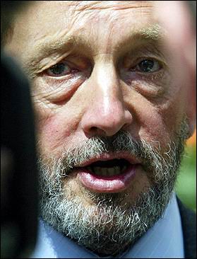 秘密交往三年，英國內政大臣與有夫之婦墜入愛河