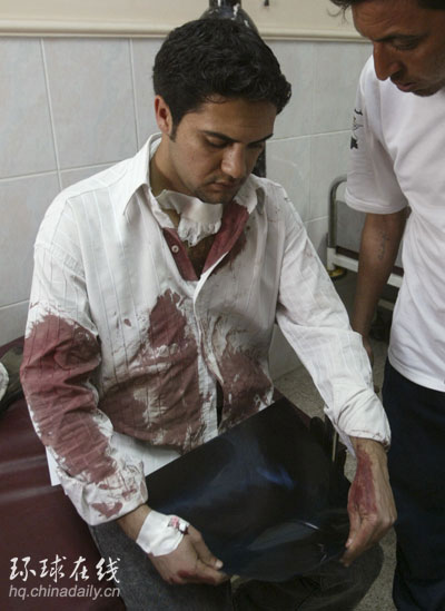 女人彈血洗巴格達校園