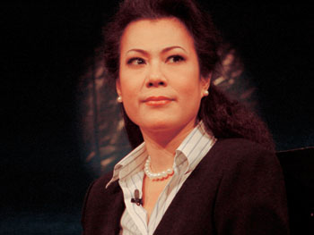 梁寧：歸來的玫瑰騎士(組圖) <br>