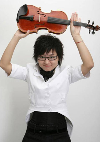 周筆暢“王子”寫真 初顯華貴明星風范(圖)