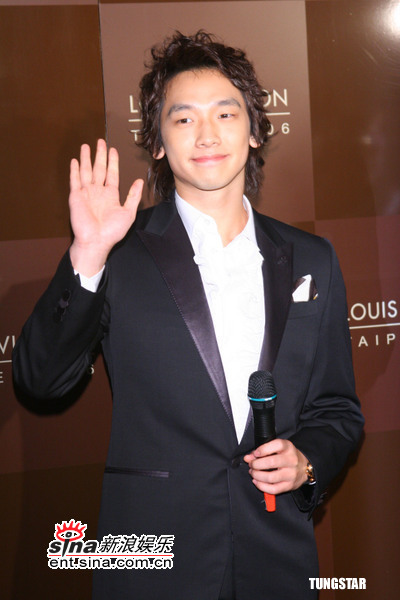 Rain亮相臺灣帶豪雨 瞇瞇眼魅力驚人(組圖)