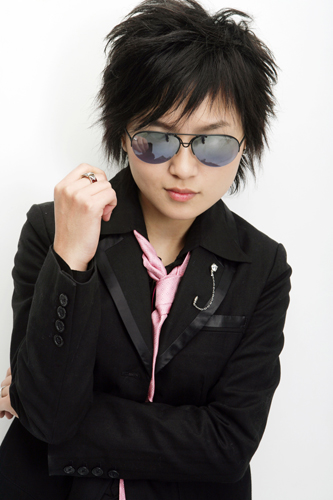 周筆暢新EP自寫歌曲 全新酷造型曝光(圖)