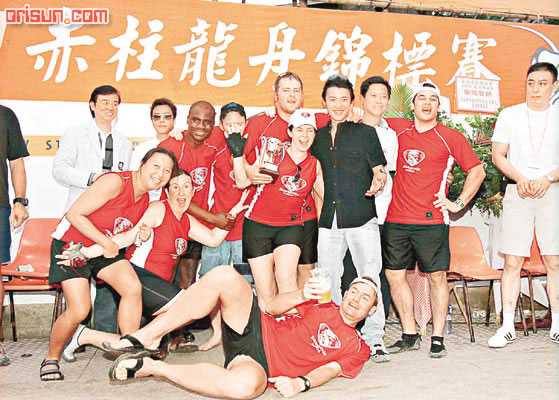 謝霆鋒否認(rèn)與張柏芝復(fù)合 怕麻煩拒賀王菲(圖)