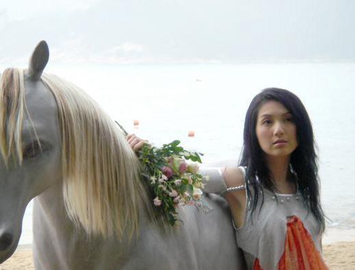 千嬅和鄭秀文爭“一姐”？