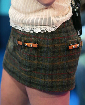 Vanessa-Minnillo at MTV's TRL with singer Monica