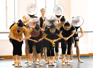 芭蕾舞劇《紅樓夢》著重突出現代感(圖)