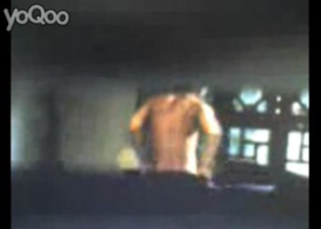 網(wǎng)友偷拍《門》火爆片段 陳坤被刪激情戲曝光