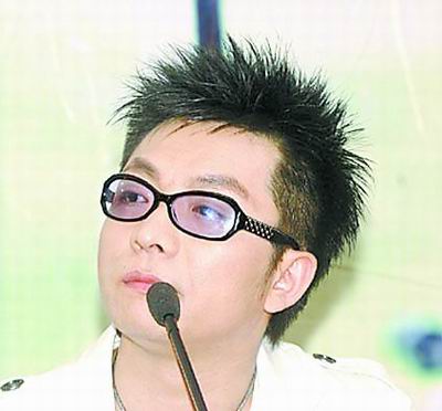 被指抄襲且歌曲很“垃圾” 湯潮當場發飆(圖)