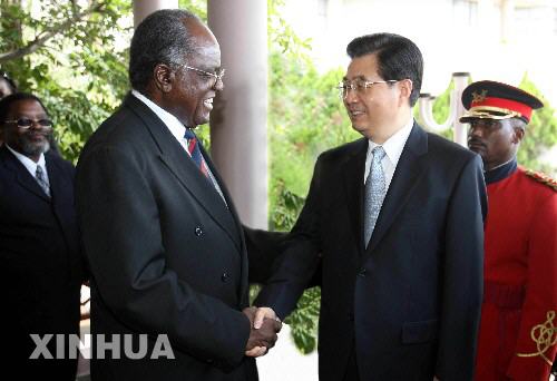 胡錦濤同納米比亞總統(tǒng)波漢巴會(huì)談