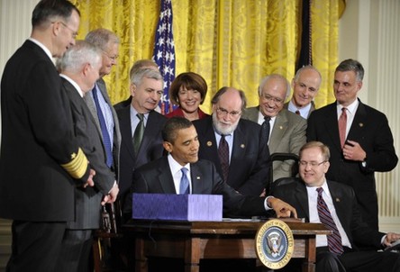 奧巴馬簽署6800億美元國防預算案(圖)