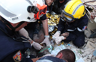 圖：美《時代》盤點十大救援奇跡 中國王家嶺位列第一