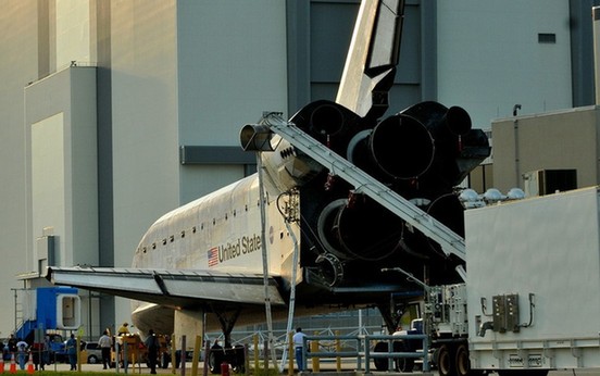 美國奮進號航天飛機著陸結束謝幕之旅