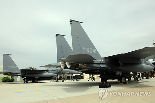 波音向韓國交付2架F-15K