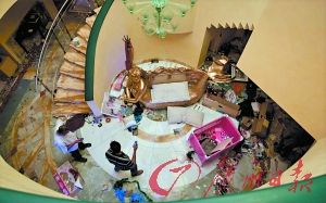 卡扎菲兒子漢尼拔奢華生活照曝光(組圖)