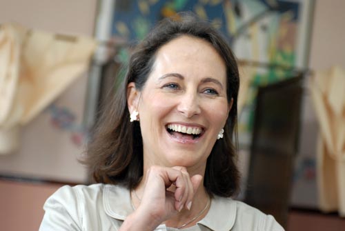 淘汰前女友、再勝女對頭 “安靜男人”贏社會黨提名決戰薩科齊