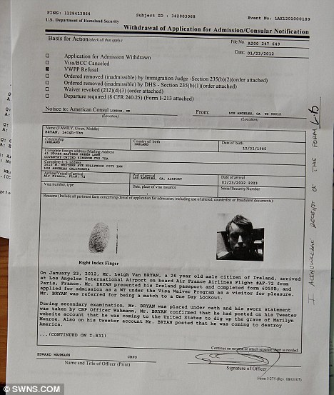 微博發(fā)言要慎重！兩英國人因不當(dāng)言論招致美警方問詢遣返