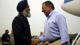 美防長帕內(nèi)塔開始訪問印度 將與辛格舉行會談