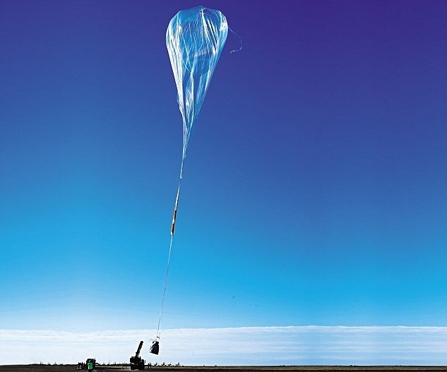 跳傘狂人挑戰(zhàn)3.65萬(wàn)米高空跳傘 下降速度將超音速