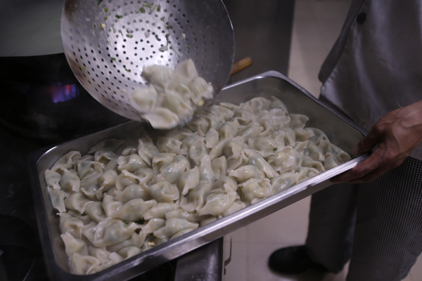 探訪國家奧體中心運(yùn)動員餐廳:中國奧運(yùn)選手吃什么?