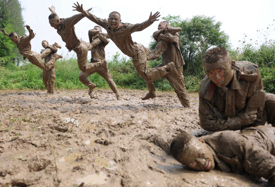 直擊武警魔鬼訓(xùn)練