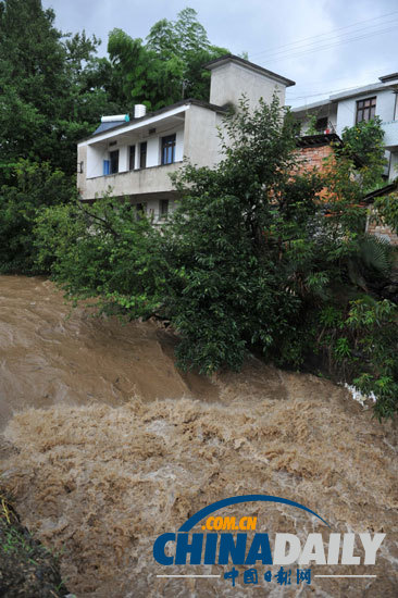 強(qiáng)臺風(fēng)“海葵”登陸 浙蘇滬積極應(yīng)對