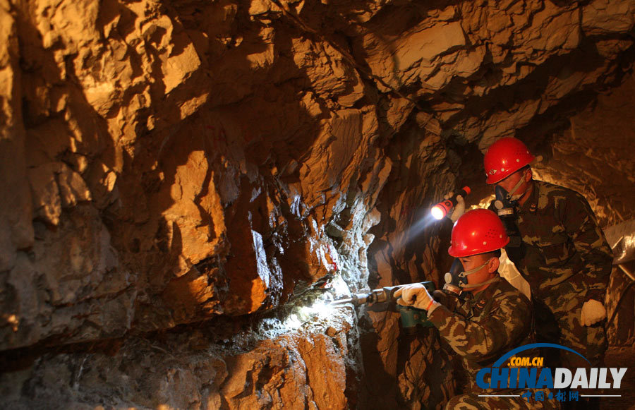 [高清組圖]探訪神秘的中國武警黃金部隊