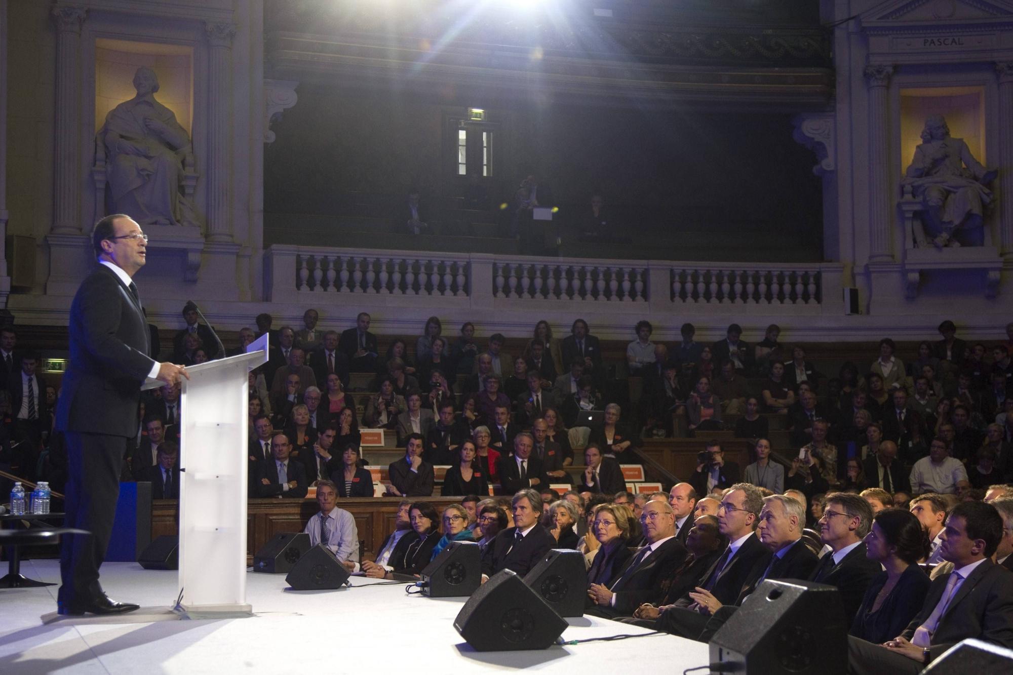 奧朗德敦促軍事干預馬里局勢 欲取消法國小學生家庭作業