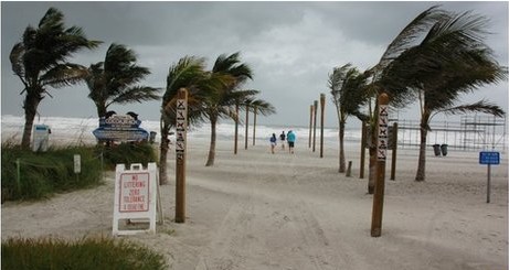 “桑迪”直逼美東海岸 多州緊急狀態(tài)、總統(tǒng)選戰(zhàn)受阻