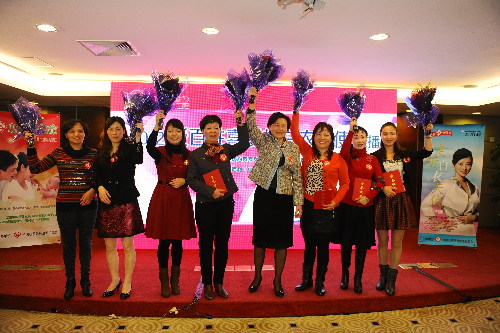 崔郁等10人當選受百姓喜愛白衣天使 用愛托起新生命