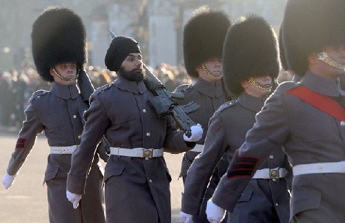 錫克教衛兵戴頭巾守衛白金漢宮 獨樹一幟創造歷史