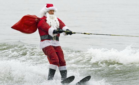 從美國可可海灘到北京世貿天階 世界各地慶圣誕(圖)