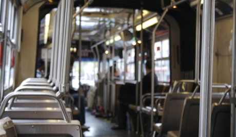 在公交車上秘密安裝“竊聽器” 美國政府被指欲加強對民眾監控