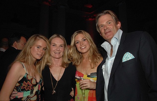 哈里王子為情所傷 嫩模女友態(tài)度捉摸不定或出國