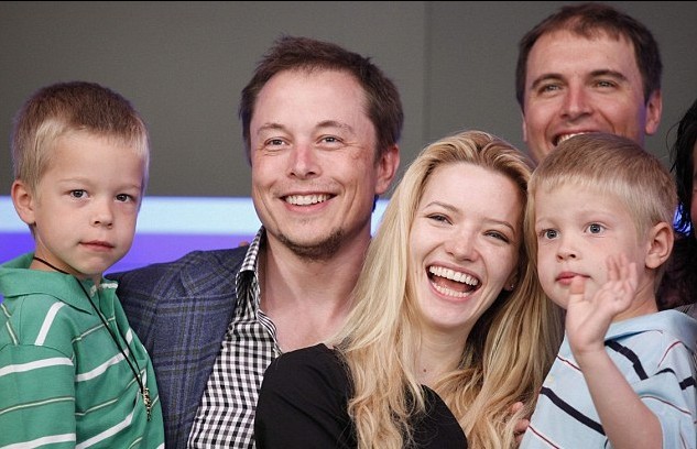 美公布可循環火箭最新試飛視頻 升空80米后平穩著陸