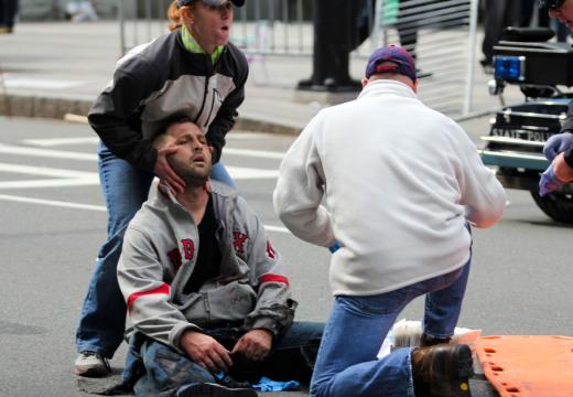 波士頓爆炸案已致3死141傷 現場發現爆炸物