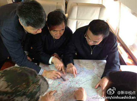 李克強乘專機赴四川雅安地震災區