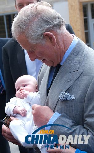 英王儲出席環保活動抱女嬰 或為迎接長孫出生做準備